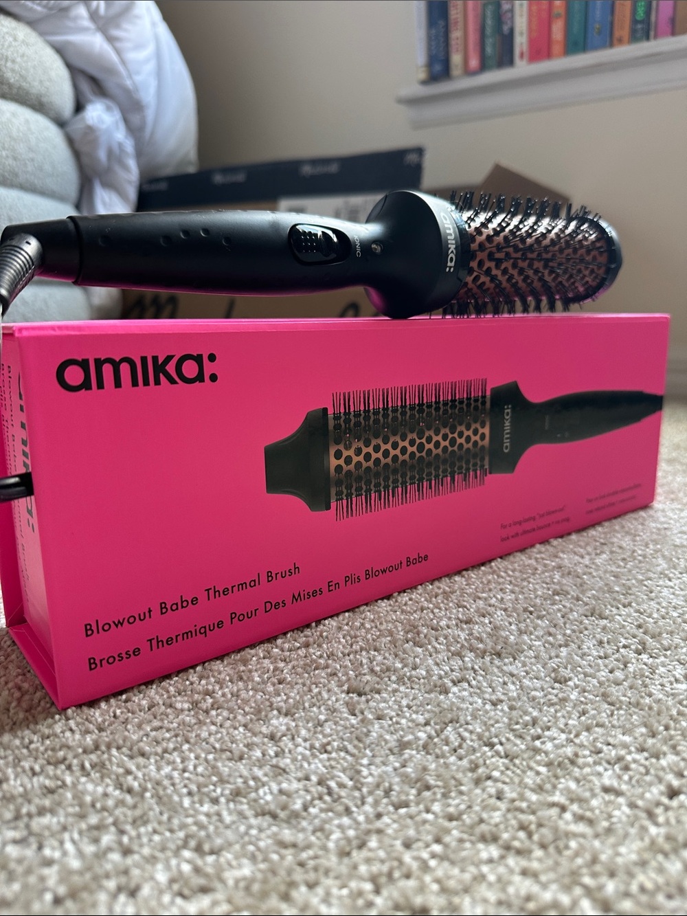 amika Blowout Babe Thermal Brush - Black with Hot Pink Box